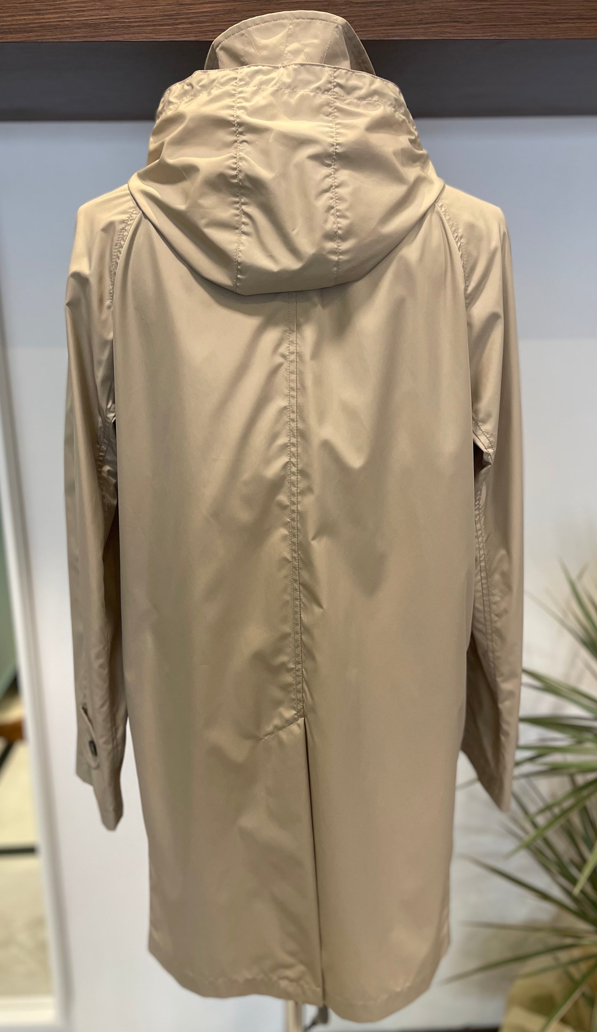 Impermeabile-Leggero-Uomo-Beige-Estivo